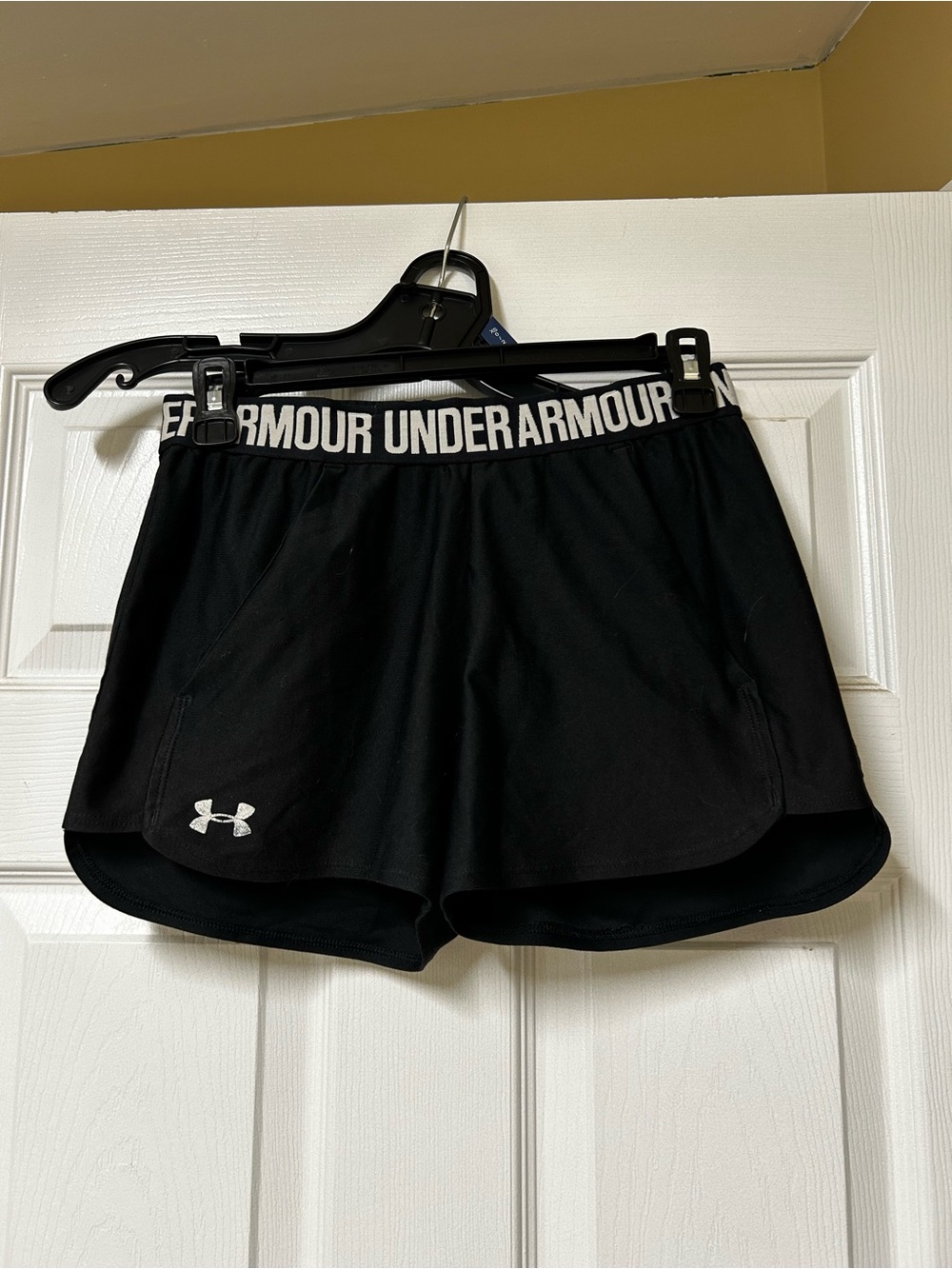 Under Armour Black Women's Athletic Shorts with Branded Waistband